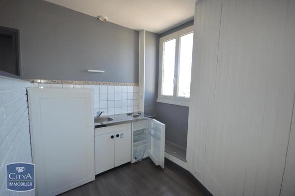 Appartement à louer 2 pièces 45m² Cholet (49300)