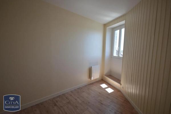 Appartement à louer 2 pièces 45m² Cholet (49300)