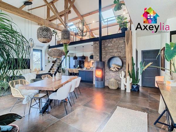 Perreux (42120) A VENDRE - PERREUX - PROPRIÉTÉ DE 3,3ha AVEC ANCIEN CUVAGE RÉNOVÉ, DÉPENDANCES, GRANGE AMÉNAGÉE ET PISCINE