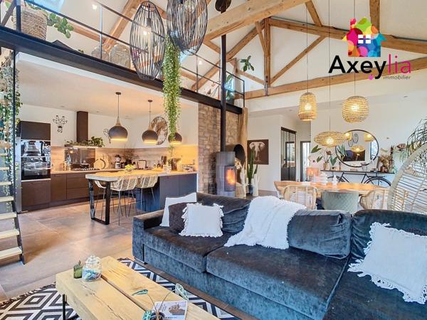 Perreux (42120) A VENDRE - PERREUX - PROPRIÉTÉ DE 3,3ha AVEC ANCIEN CUVAGE RÉNOVÉ, DÉPENDANCES, GRANGE AMÉNAGÉE ET PISCINE