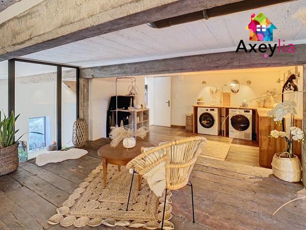 Perreux (42120) A VENDRE - PERREUX - PROPRIÉTÉ DE 3,3ha AVEC ANCIEN CUVAGE RÉNOVÉ, DÉPENDANCES, GRANGE AMÉNAGÉE ET PISCINE
