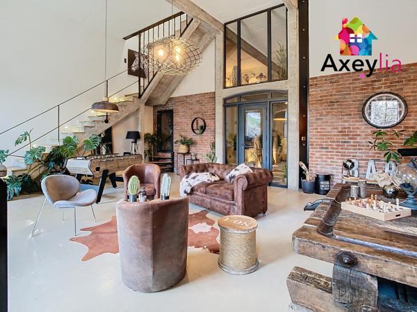 Perreux (42120) A VENDRE - PERREUX - PROPRIÉTÉ DE 3,3ha AVEC ANCIEN CUVAGE RÉNOVÉ, DÉPENDANCES, GRANGE AMÉNAGÉE ET PISCINE