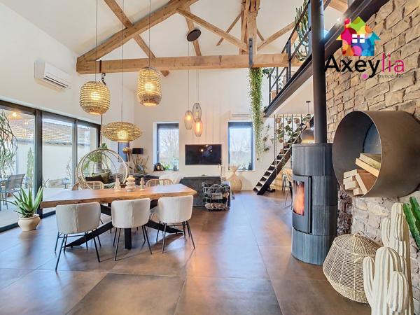 Perreux (42120) A VENDRE - PERREUX - PROPRIÉTÉ DE 3,3ha AVEC ANCIEN CUVAGE RÉNOVÉ, DÉPENDANCES, GRANGE AMÉNAGÉE ET PISCINE