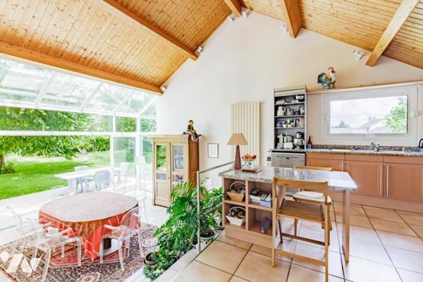 MAISON TRADITIONNELLE DE QUALITE BEAU JARDIN ARBORE