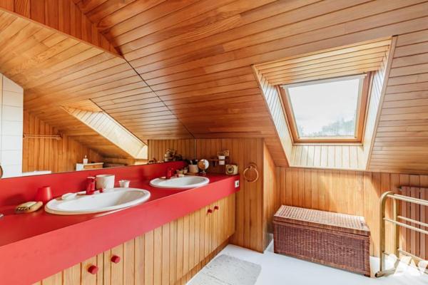 MAISON TRADITIONNELLE DE QUALITE BEAU JARDIN ARBORE