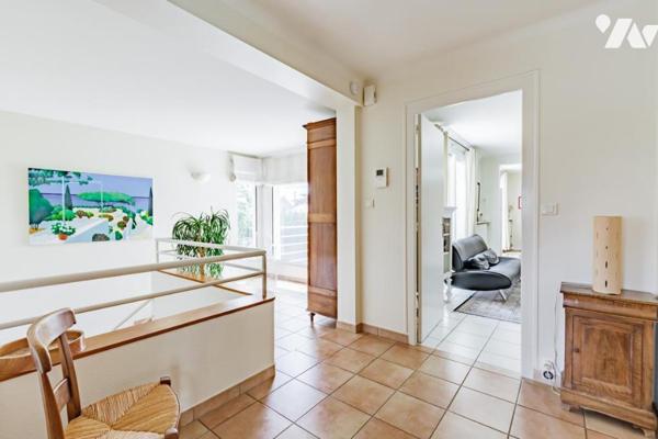 MAISON TRADITIONNELLE DE QUALITE BEAU JARDIN ARBORE