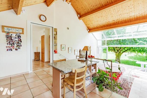 MAISON TRADITIONNELLE DE QUALITE BEAU JARDIN ARBORE