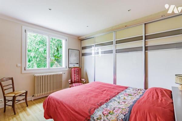 MAISON TRADITIONNELLE DE QUALITE BEAU JARDIN ARBORE