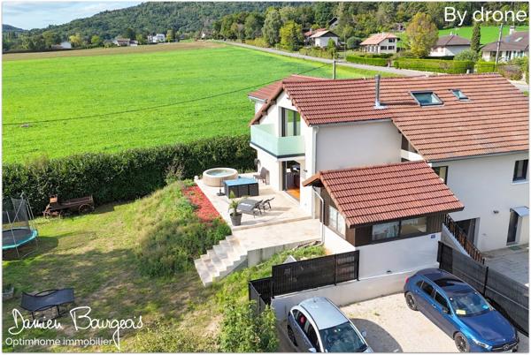 Maison individuelle avec appartement indépendant sur une parcelle de près de 1100 m2