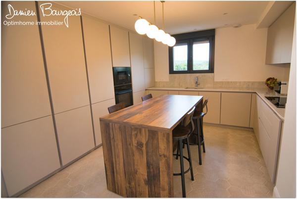 Maison individuelle avec appartement indépendant sur une parcelle de près de 1100 m2