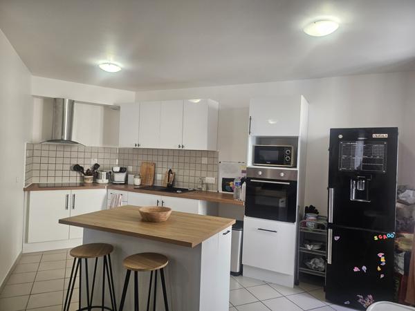 Camaret-sur-Aigues (84850) Camaret sur Aigues centre, T3 en duplex