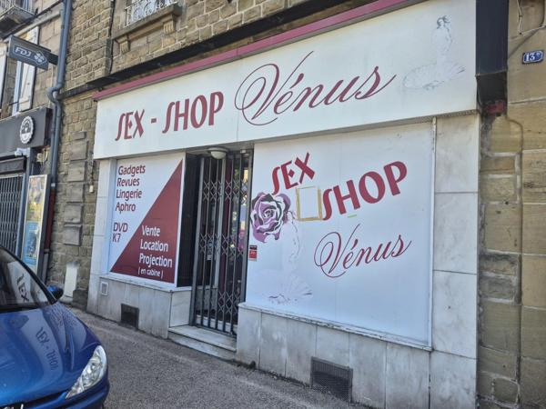 Vente                                                      Fonds de commerce
                        
                     2 pièces                      42 m2                     à Brive-la-Gaillarde