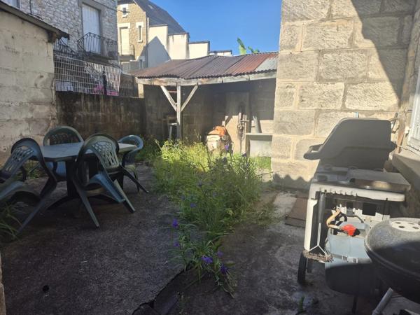 Vente                                                      Fonds de commerce
                        
                     2 pièces                      42 m2                     à Brive-la-Gaillarde
