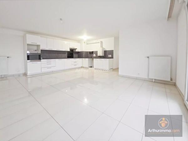 Location Appartement 4 pièces 77 m2 à Sainte-Geneviève-des-Bois