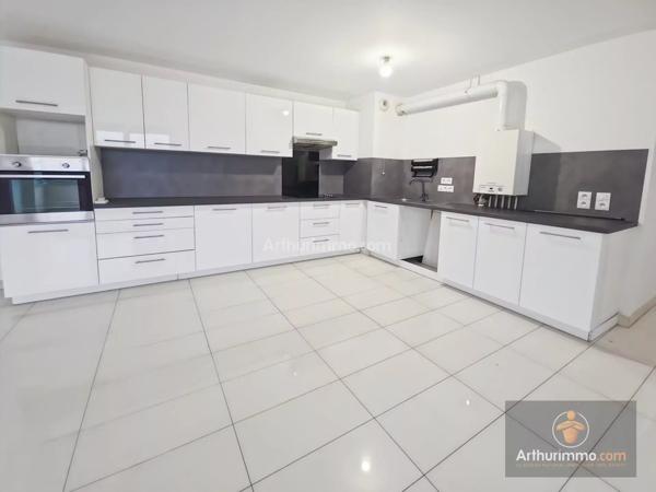 Location Appartement 4 pièces 77 m2 à Sainte-Geneviève-des-Bois