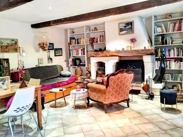 Vente                                                      Maison de village
                        
                     6 pièces                      152 m2                     à Boissezon
