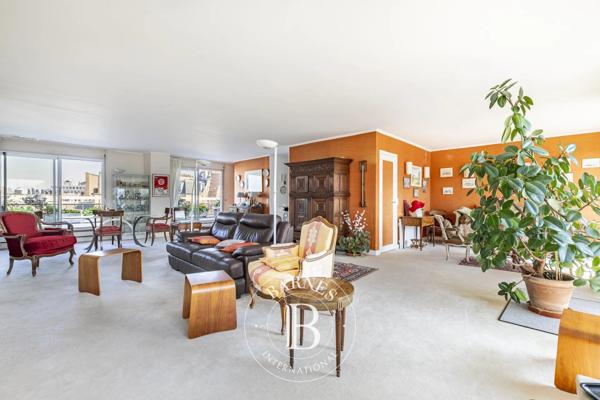 Paris 15ème, Appartement 4 Chambres -  181 m² à vendre