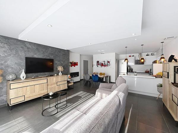Pia - Villa contemporaine 4 pièces de 110 m2 de plain pied avec jardin