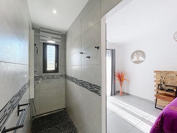 Pia - Villa contemporaine 4 pièces de 110 m2 de plain pied avec jardin