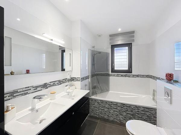 Pia - Villa contemporaine 4 pièces de 110 m2 de plain pied avec jardin