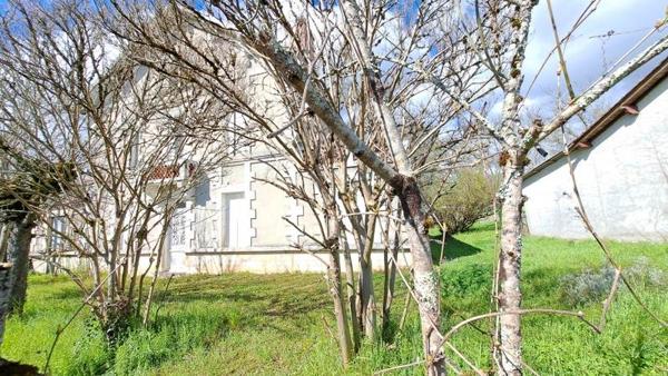 Maison à vendre |  Le Pizou |  8 pièces | 263 m²