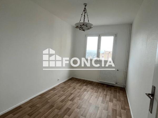 Location Appartement 4 pièces 75.48 m² - 8 RUE DES HAUTS DE CHANTURGUE Clermont Ferrand 63100