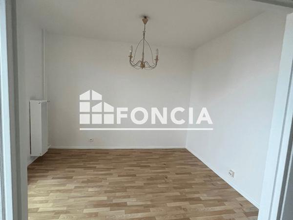 Location Appartement 4 pièces 75.48 m² - 8 RUE DES HAUTS DE CHANTURGUE Clermont Ferrand 63100