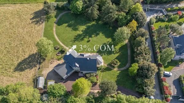 Maison 8 pièce(s) 4 chambre(s) 211 m²