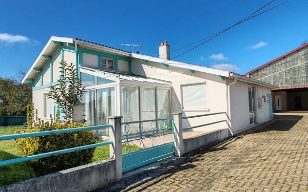 Immeuble à vendre    10 pièces •  Hagetmau