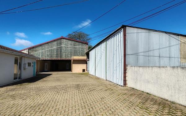 Immeuble à vendre    10 pièces •  Hagetmau