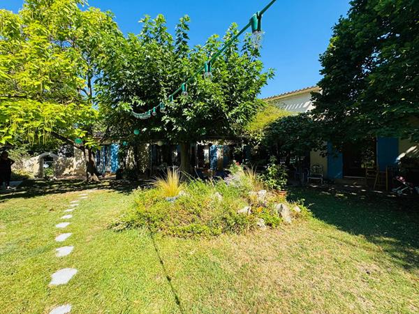 Maison Saint Cannat 9 pièce(s) 227 m2