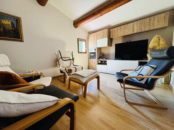 Maison Saint Cannat 9 pièce(s) 227 m2