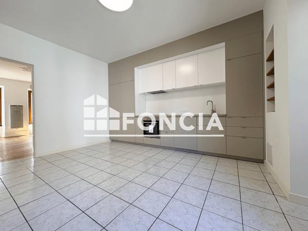 Location Appartement 4 pièces 87.91 m² - 76 RUE FAUBOURG NATIONAL Strasbourg 67000