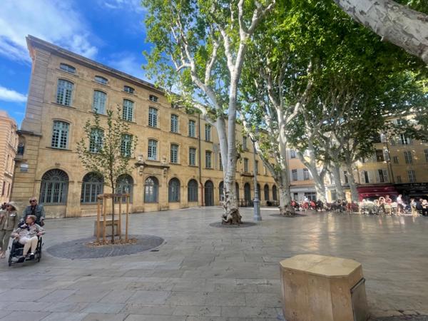 Centre ville d’Aix en Provence appartement de 64 m² T2/T3 rénové à deux pas du Palais de Justice