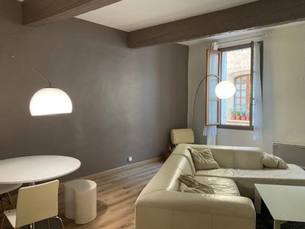 Centre ville d’Aix en Provence appartement de 64 m² T2/T3 rénové à deux pas du Palais de Justice