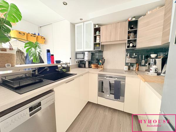 Appartement
                                                                                                                                                                                                                                                                                                                        3 pièce(s)                                                                                                                                                                                                          2 chambre(s)                                                                                                                                                                                                          65  m²