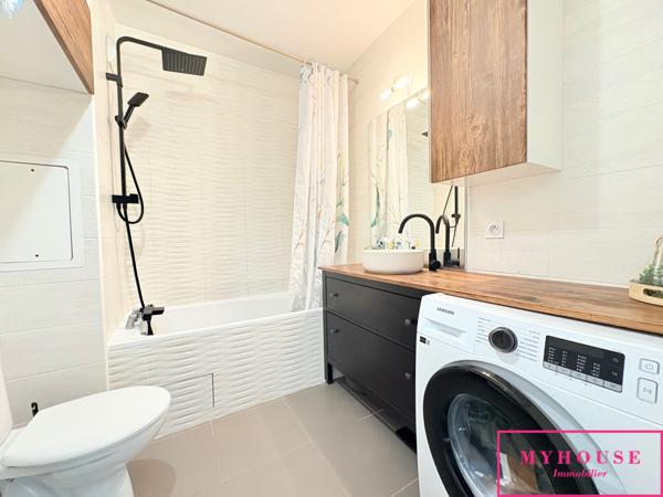 Appartement
                                                                                                                                                                                                                                                                                                                        3 pièce(s)                                                                                                                                                                                                          2 chambre(s)                                                                                                                                                                                                          65  m²