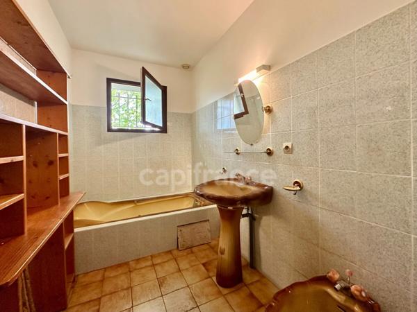 ANDERNOS LES BAINS(33)-VILLA 104m²-4 pièces avec grande mezzanine de 19m²-2 terrasses couvertes-garage.