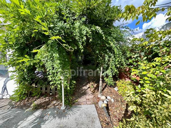 ANDERNOS LES BAINS(33)-VILLA 104m²-4 pièces avec grande mezzanine de 19m²-2 terrasses couvertes-garage.