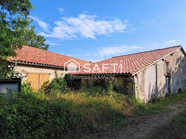 Longère charentaise, 500 m² dépendances, 7000m² de terrain