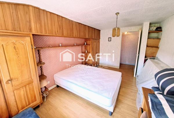 Longère charentaise, 500 m² dépendances, 7000m² de terrain