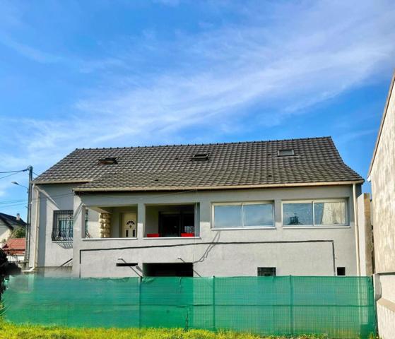 Maison à GOUSSAINVILLE, 95190 - 11 pièces 289m²