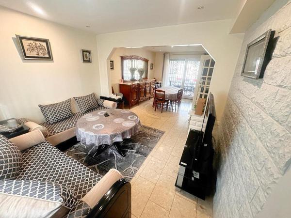 Maison à GOUSSAINVILLE, 95190 - 11 pièces 289m²