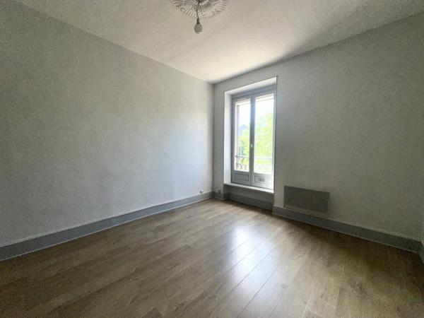 Appartement 4 pièces                                        - 38000 Grenoble Réf : 3985