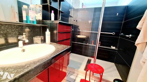 A VENDRE - Saint-Nazaire Appartement T4 Rue Georges Sand avec Balcon Cave et Garage fermé.