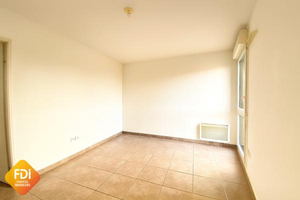 Centre-village - T 2 - 40.73 m2- parking privatif