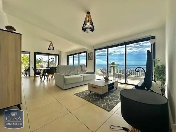 Maison à louer 4 pièces 83.1m² Saint-Paul (97411)