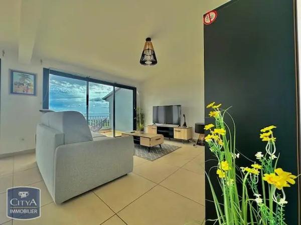 Maison à louer 4 pièces 83.1m² Saint-Paul (97411)