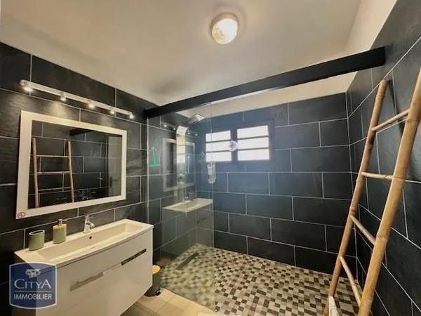 Maison à louer 4 pièces 83.1m² Saint-Paul (97411)