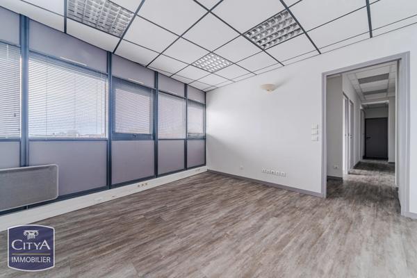 Local professionnel à vendre 77m² Tours (37000)